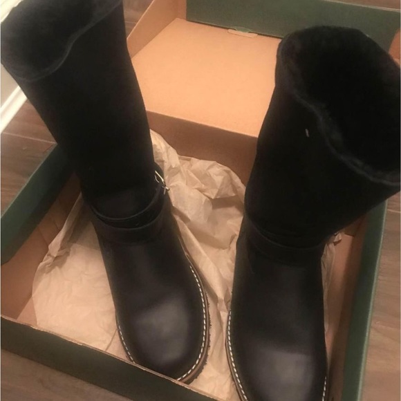 Brand New Roots Boots - Picture 3 of 9